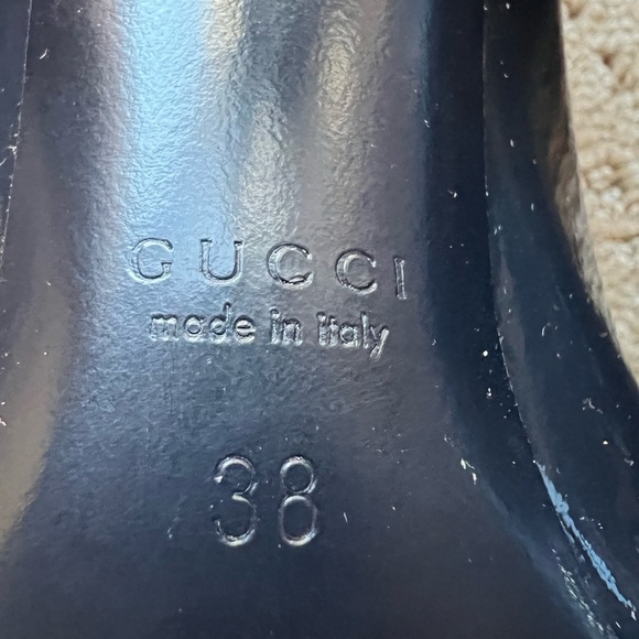 Almost New Gucci GG Navy Patent platform heels - Picture 5 of 15